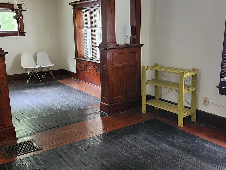 314 Lathrop St — Photo 3