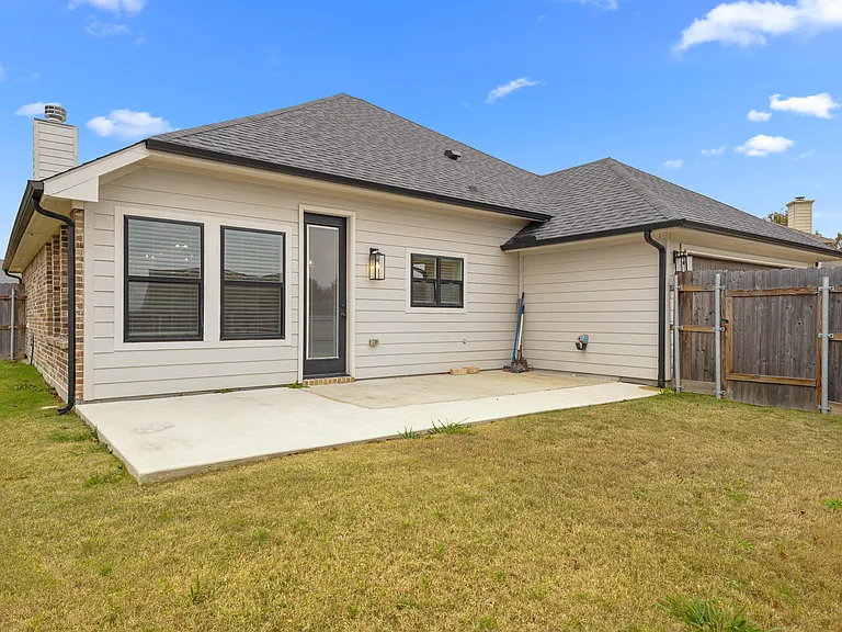 1306 Maverick Ln — Photo 16