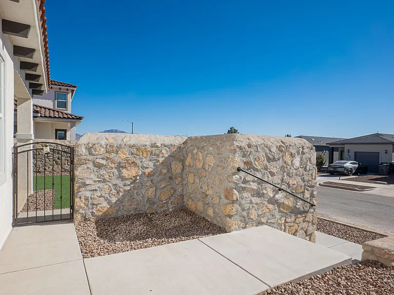 6520 Harapon St #B — Photo 30