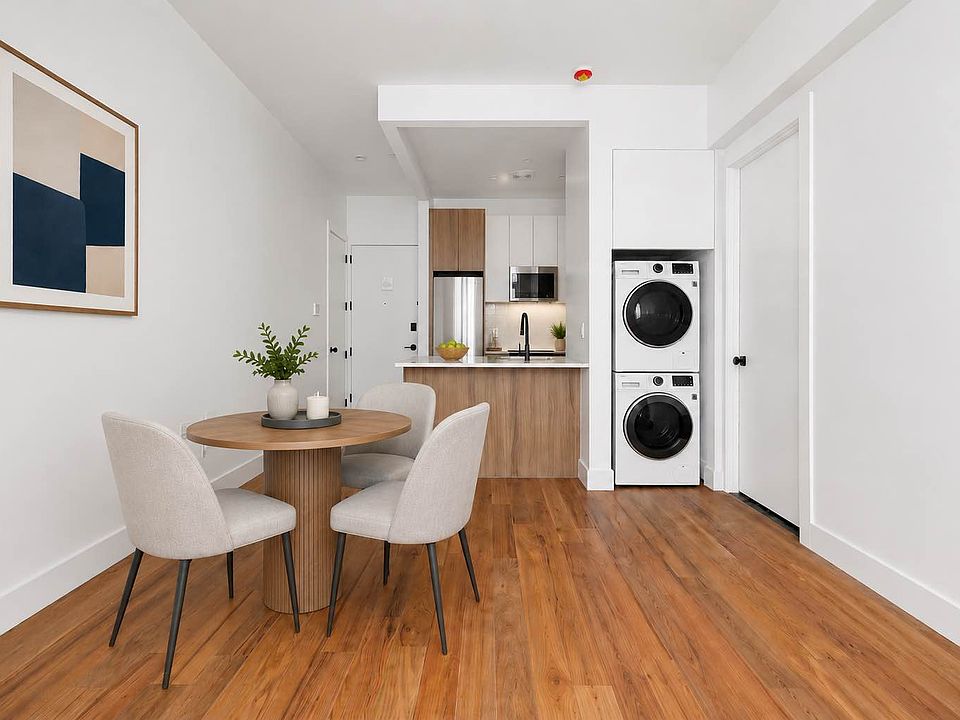 2nd image of 437 Sackett St #202B