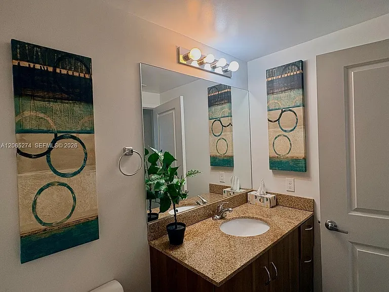601 NE 23rd St #Penthouse 04 — Photo 14