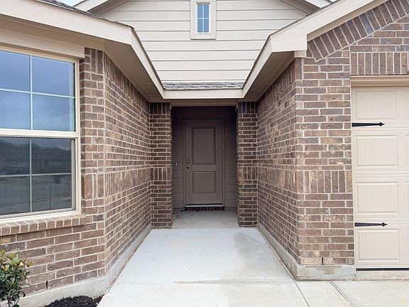 2nd image of 560 Arroyo Dr