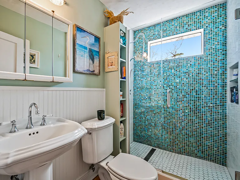 4 Oyster Bay Dr — Photo 20