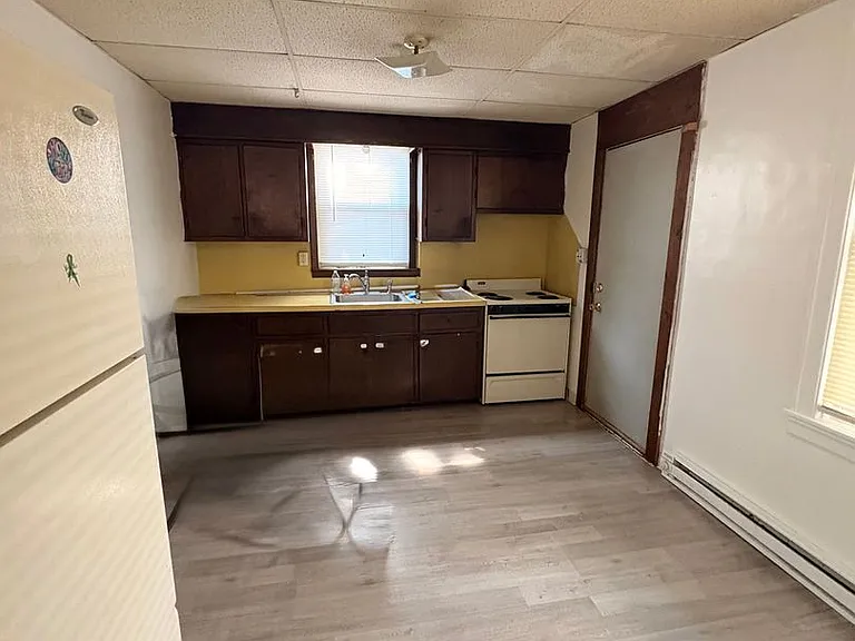 1448 W King St #1 — Photo 9