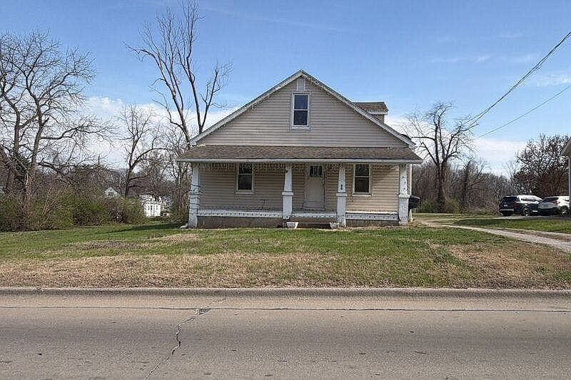 1st image of 2204 E Main St