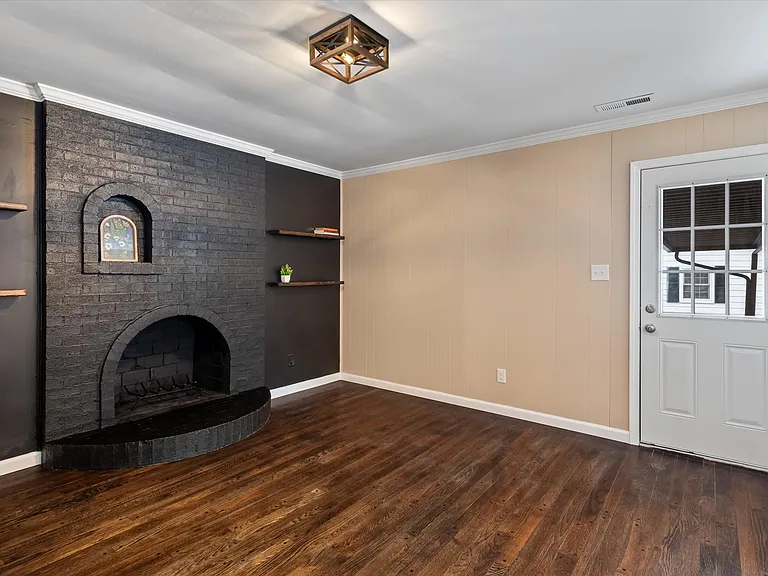 1090 Shalimar Dr — Photo 16