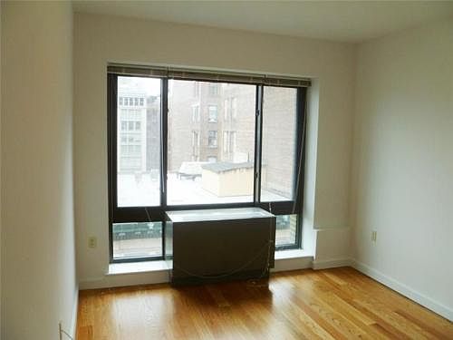 4th image of 30 W 18th St #14D******