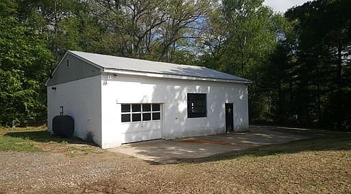 3rd image of 298 Willow Ave