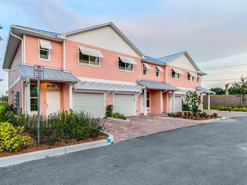 211 Ivory Coral Ln