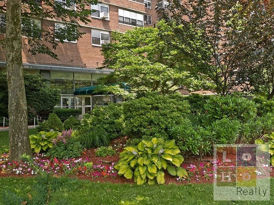 2nd image of 570 Grand St #L1406