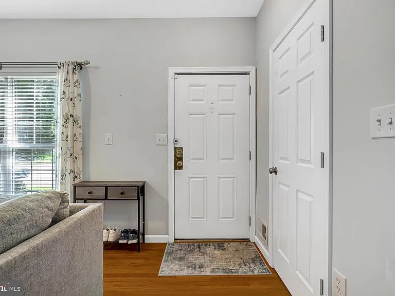 8628 Ellesmere Way — Photo 15