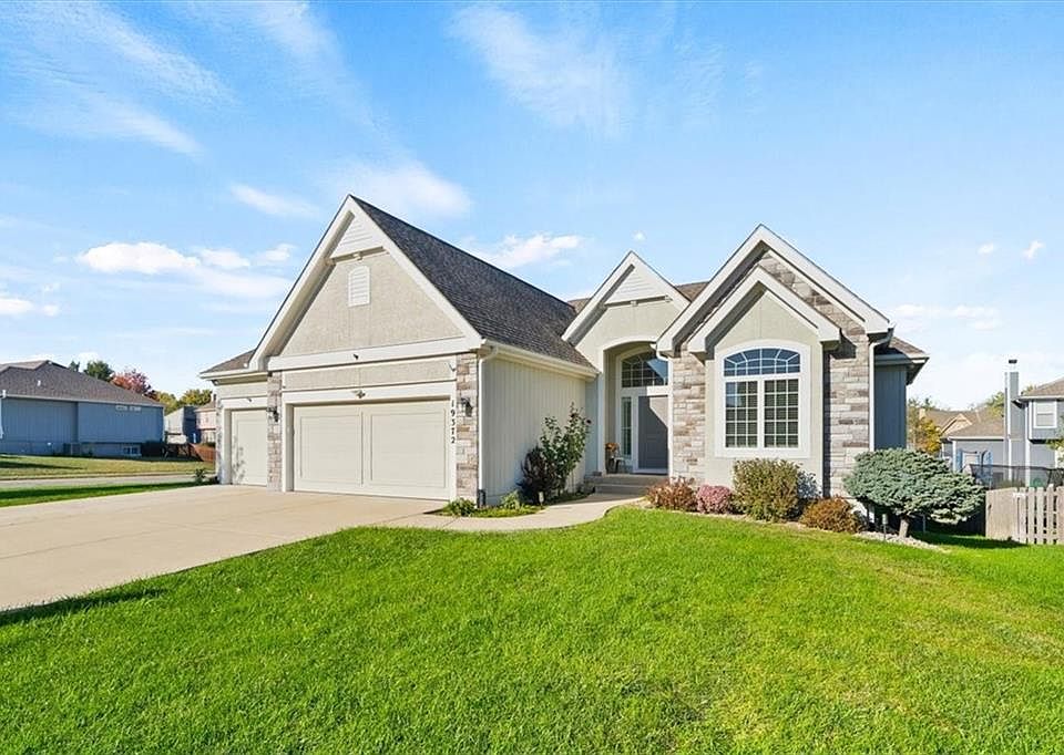 1st image of 19372 W 210th St