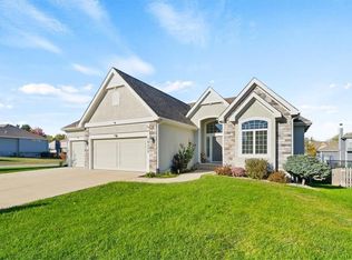 19372 W 210th St, Spring Hill, KS 66083