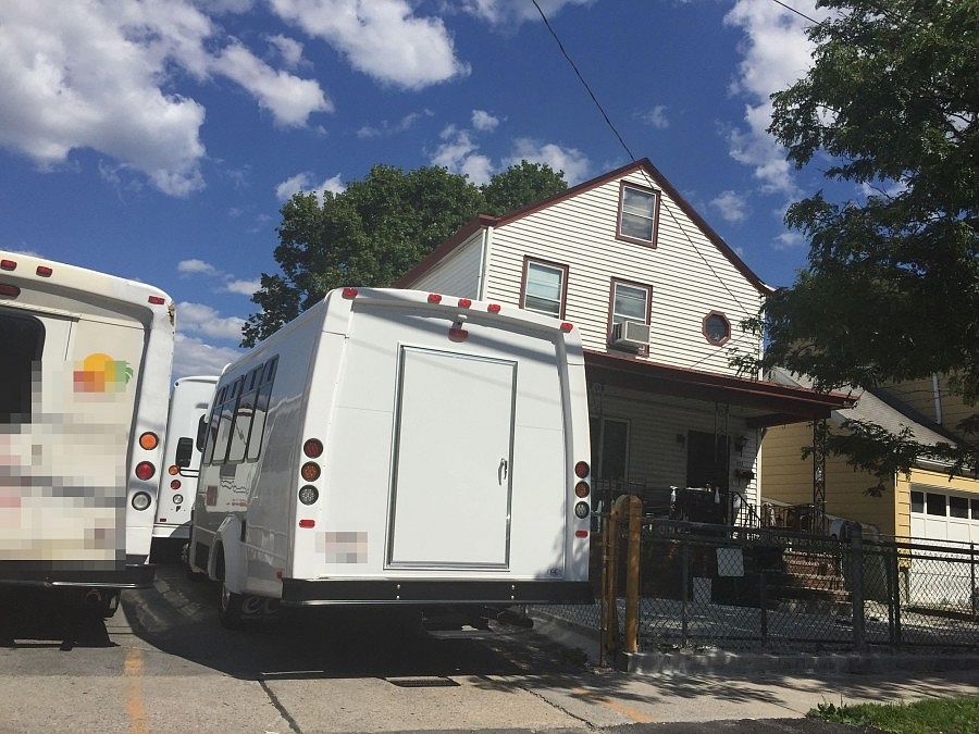 2nd image of 931 E 23rd St