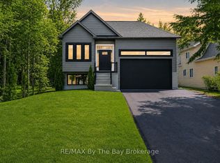 35 48th St N, Wasaga Beach, ON L9Z 1Y3