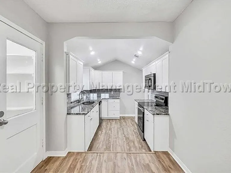 6400 Greenway Rd — Photo 30