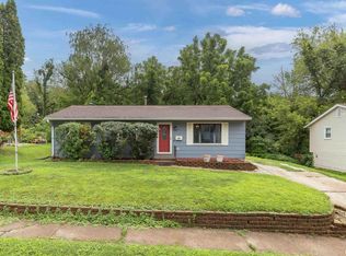 321 5th Street Ct, Silvis, IL 61282