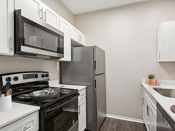 Updated Kitchen with Stainless Steel Appliances