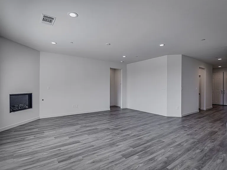 15017 Maryvale Ave — Photo 9