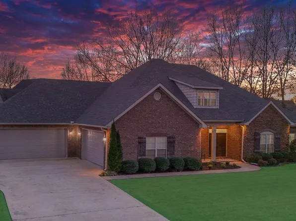 5902 Friendship Cir, Jonesboro, AR 72404