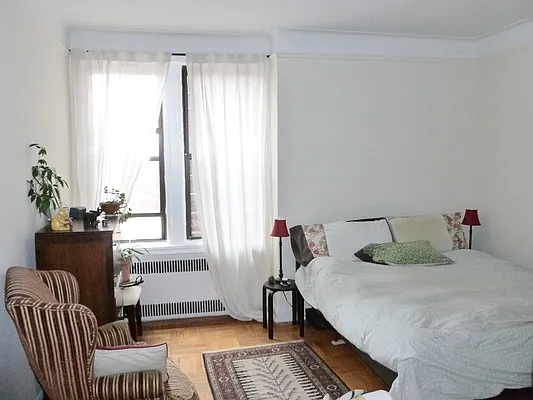 Rented by Mary Woods Associates | media 24