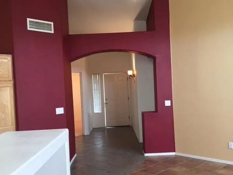 7078 W Hunnington Dr — Photo 2