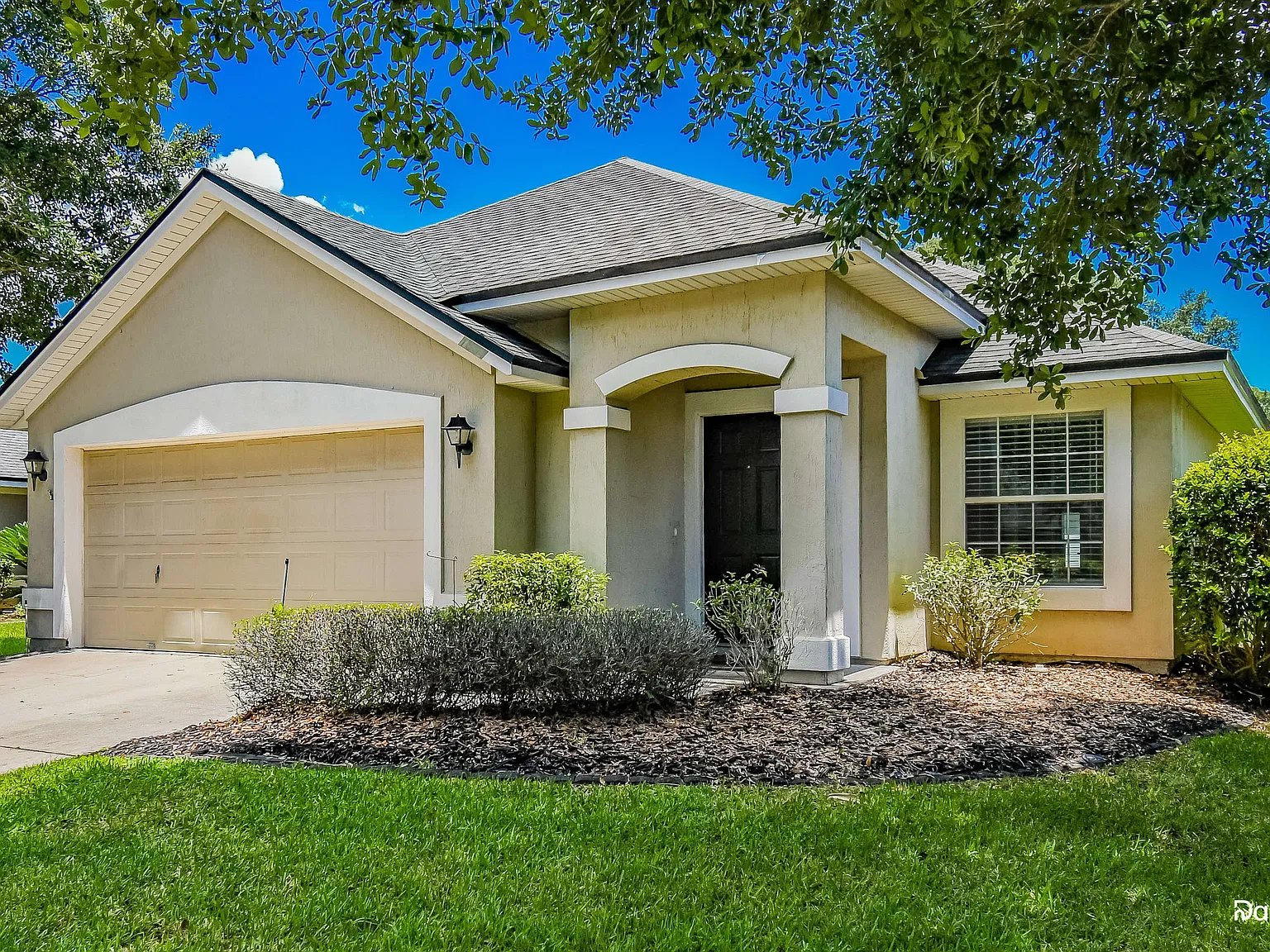 4 bed, 2.0 bath, 2118 sqft, $2,365 — Photo 2