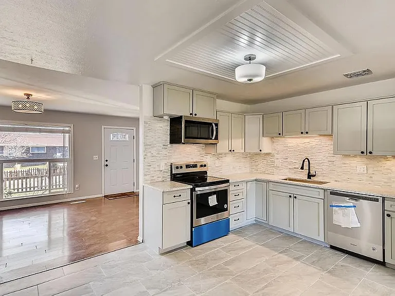 8383 Navajo St — Photo 5