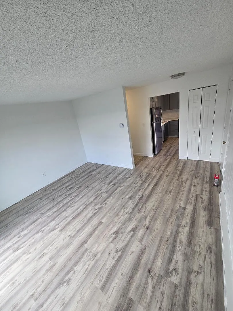 1423 N Wall St - 11 — Photo 2