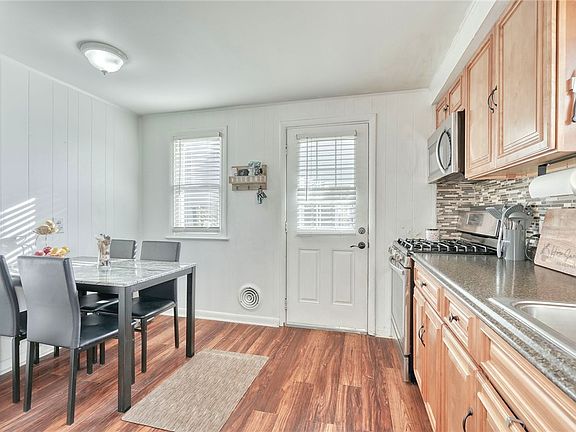 5th image of 232 Fielding Rd