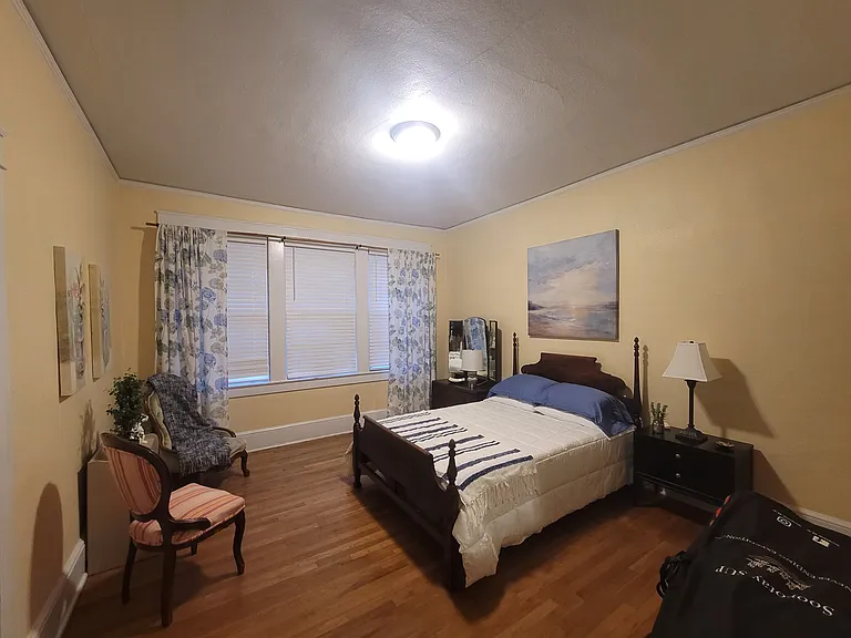 128 S Capitol Pkwy — Photo 16