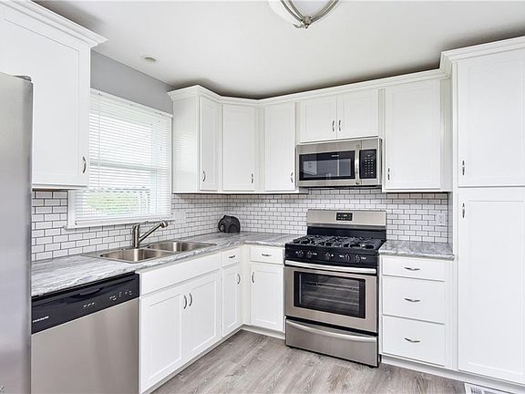 3rd image of 2278 Frostwood Dr