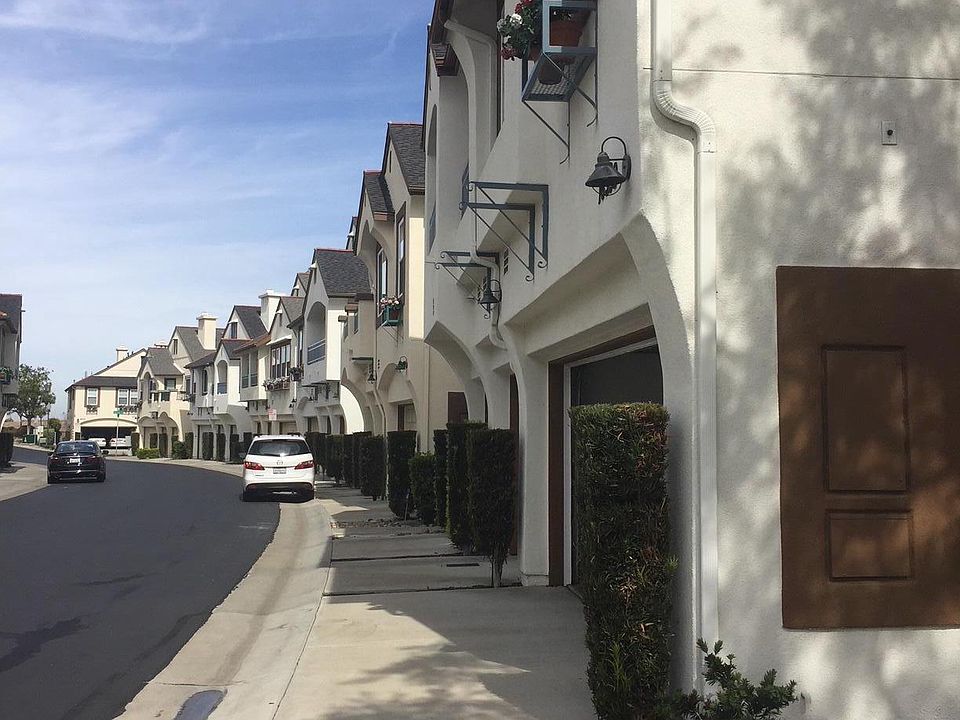 1st image of 16939 Robins Nest Way