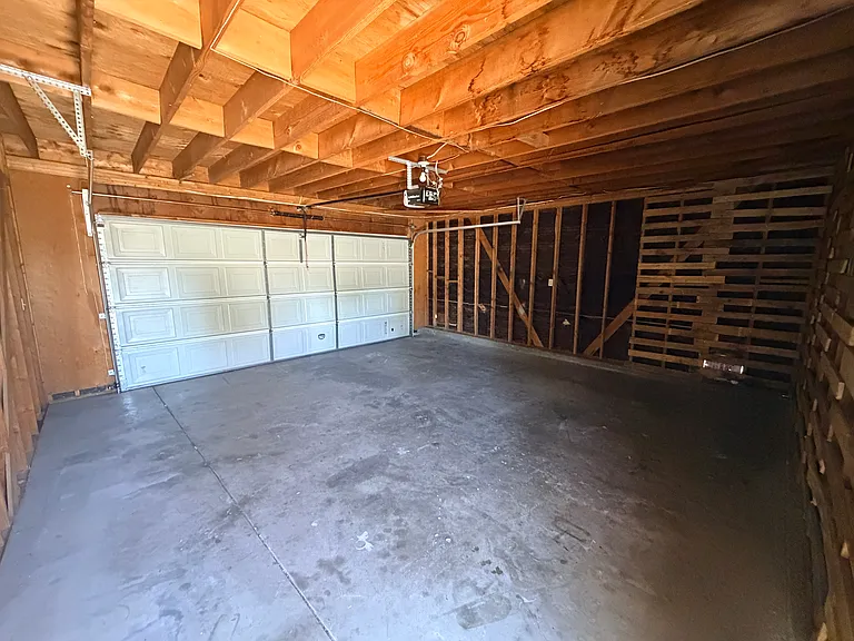 8000 N Laurelglen Blvd #B — Photo 17