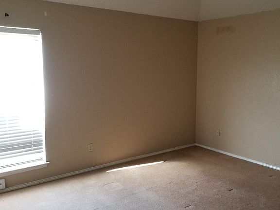 3rd image of 5556 Creekridge Dr