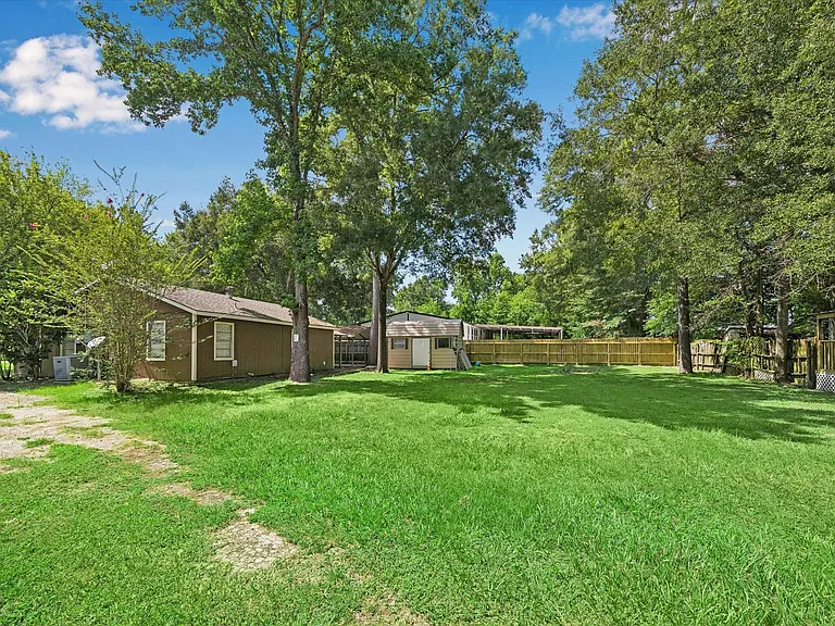 21197 Live Oak St — Photo 10