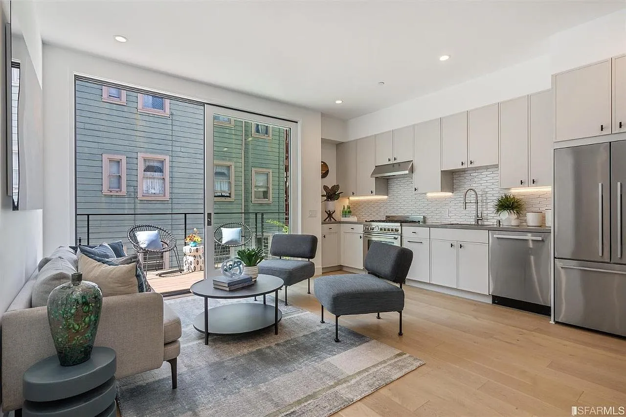 2 bed, 750 sqft, $4,800 — Photo 4