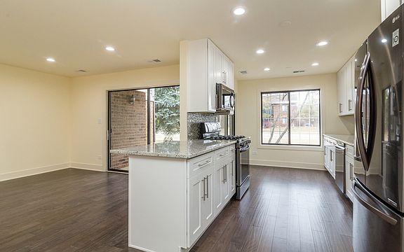 2nd image of 4222 N Pheasant Trail Ct Unit 3