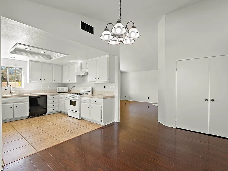 6300 Vonnie Ct — Photo 21