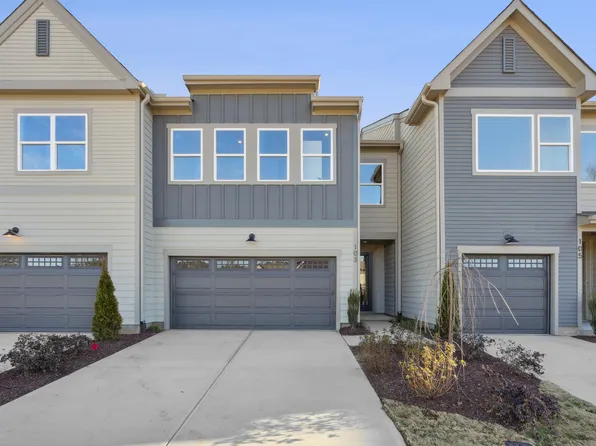 231 Oak Summit Pl, Chapel Hill, NC 27516