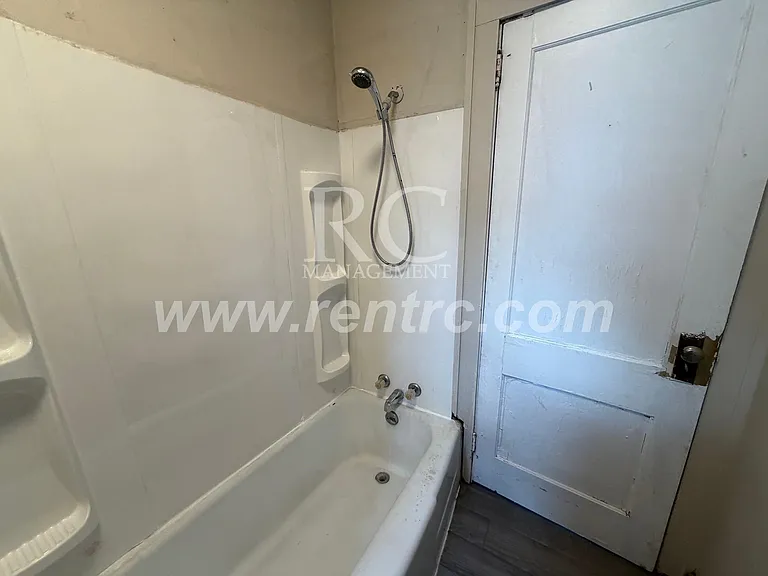 1210 Sherman St — Photo 5