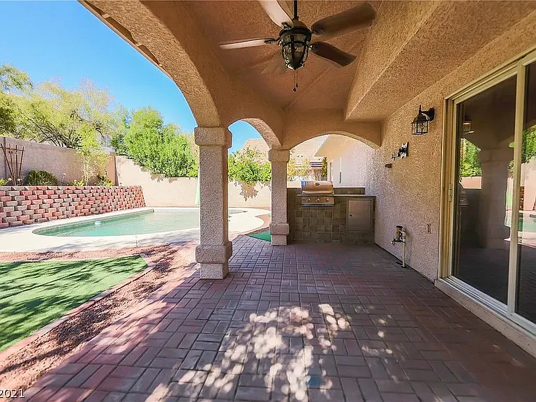 8101 Peach Flare St — Photo 10