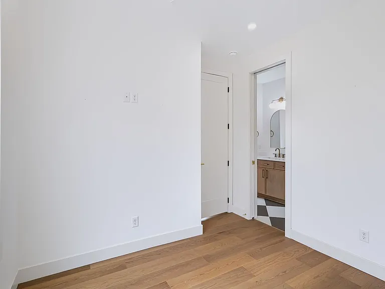 2113 Herman St — Photo 21