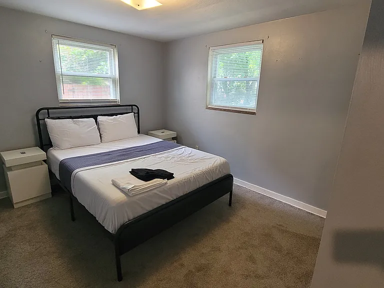 1427-1429 Fallowfield Ave #1427 — Photo 6