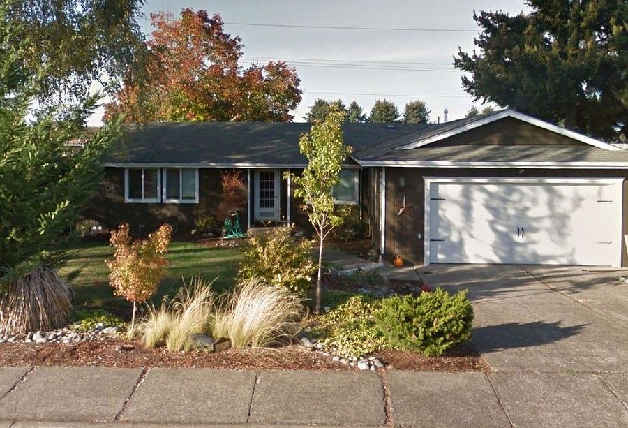 2nd image of 1029 Cynthia St N