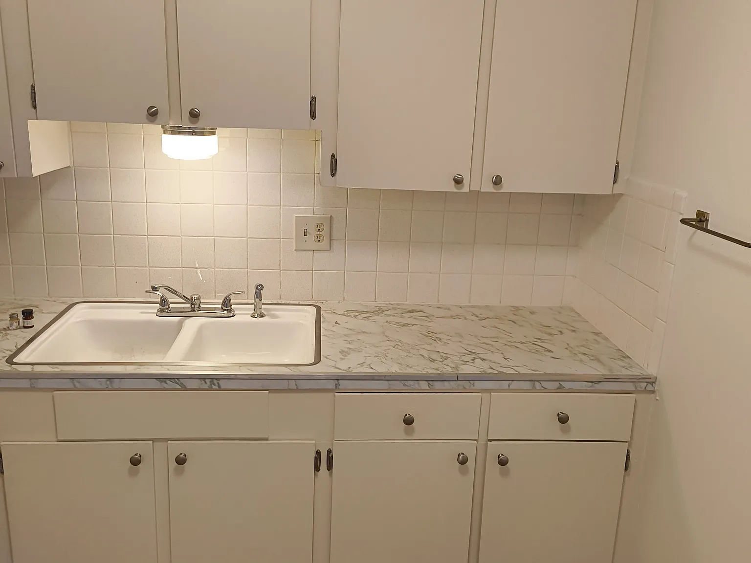 1 bed, 704 sqft, $1,050 — Photo 3