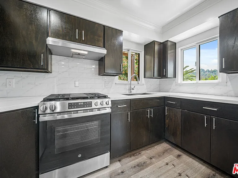 238 Thorne St #A — Photo 7