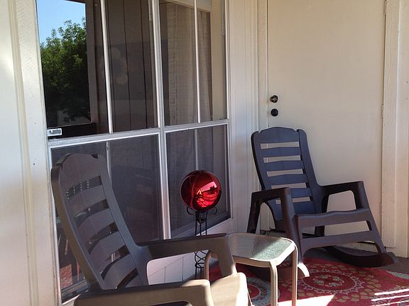 Nice patio w storage 