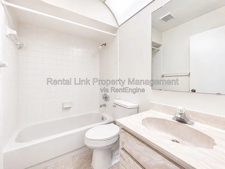 320 SW 3rd Pl #2 — Photo 29