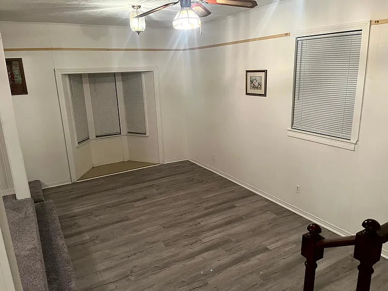 1230 E Leonard St — Photo 27